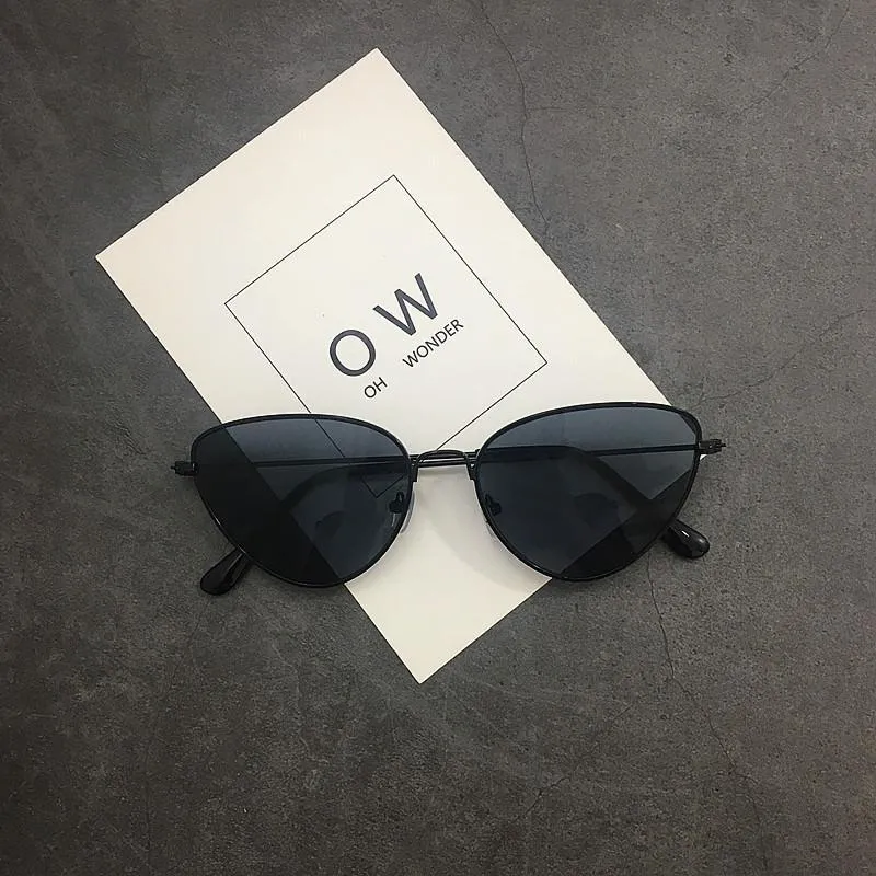 Colorful Sharp Round Grunge Sunglasses